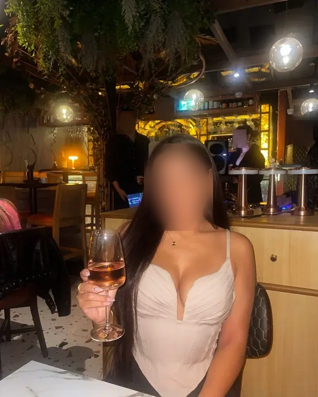 Nadia - Image 8